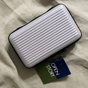 Hardside Mini Case - Open Story